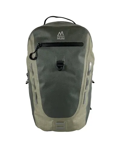 Jaka jest różnica między wodoodporną a wodoodporną torbą sportową?